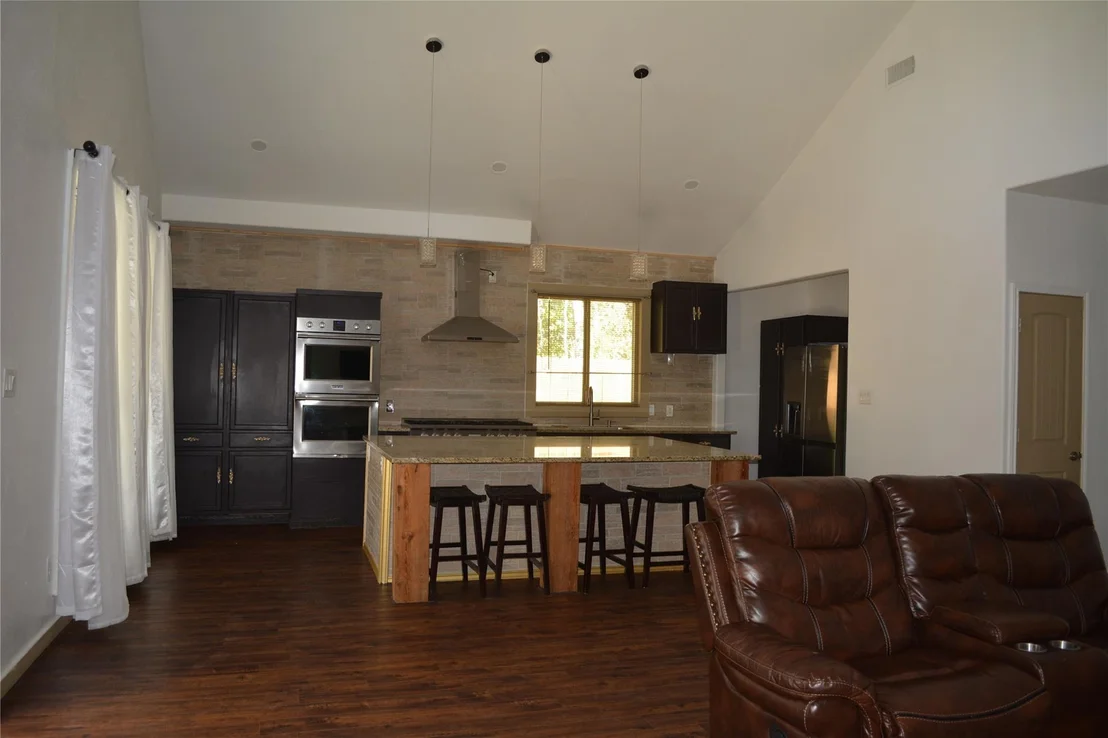 Photo of 824 Road 5203
