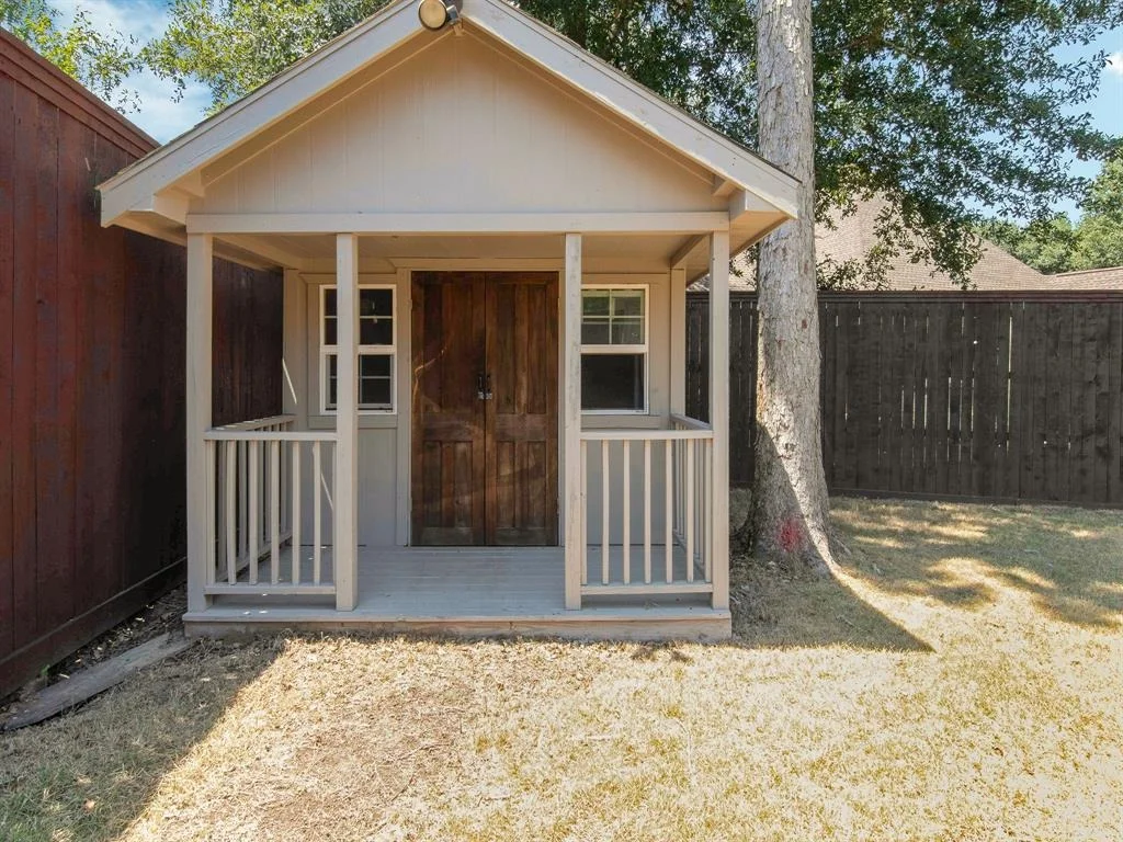 Photo of 5805 Lexington Circle