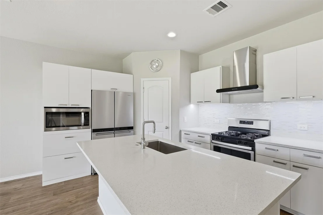 Photo of 21523 Victoria Harbor Drive