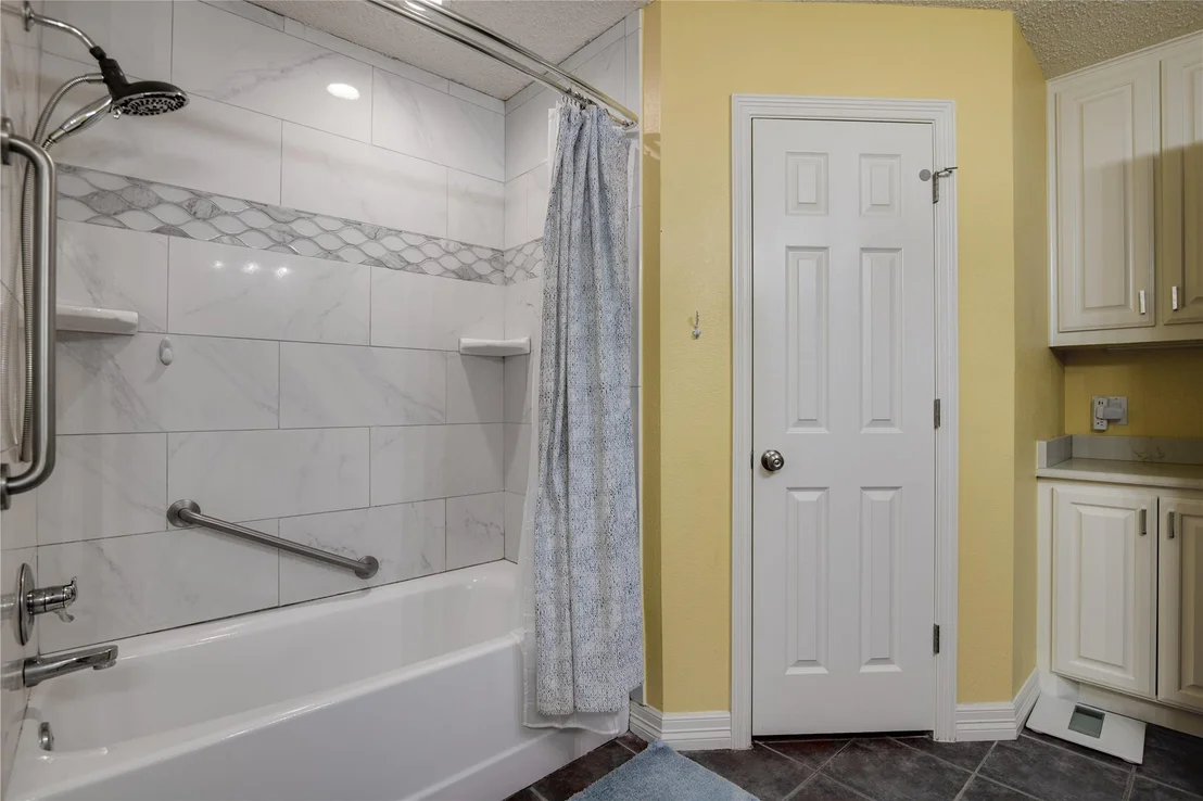 Photo of 1202 Sunset Drive