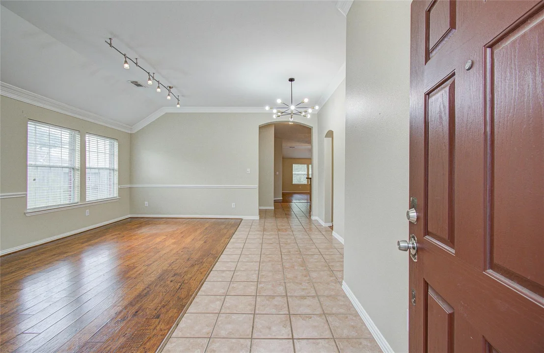 Photo of 18223 Heathridge Lane