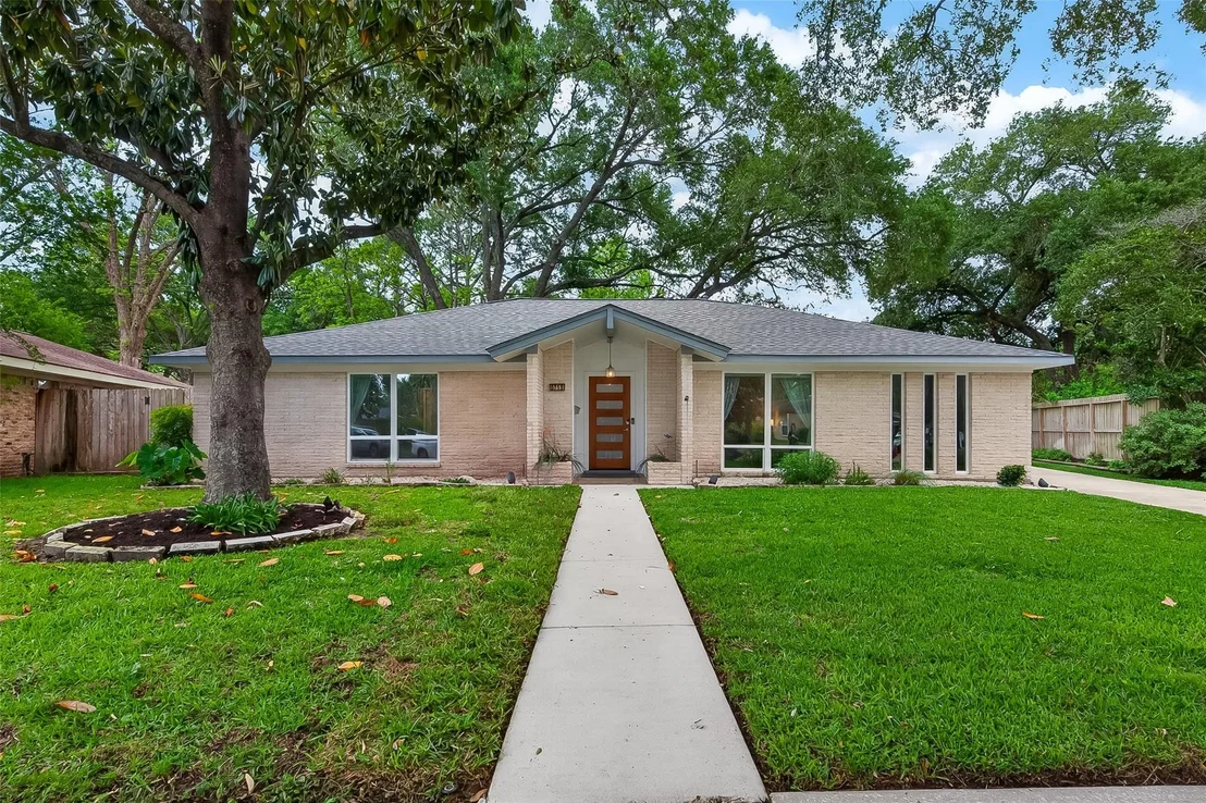 Photo of 5715 Claridge Drive