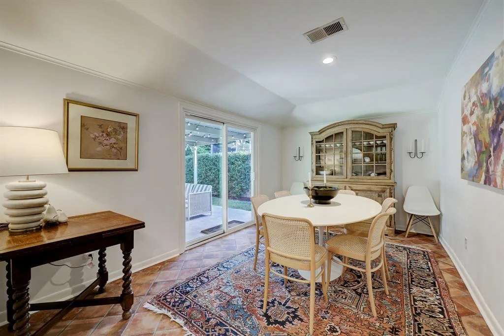 Photo of 2031 Chantilly Lane