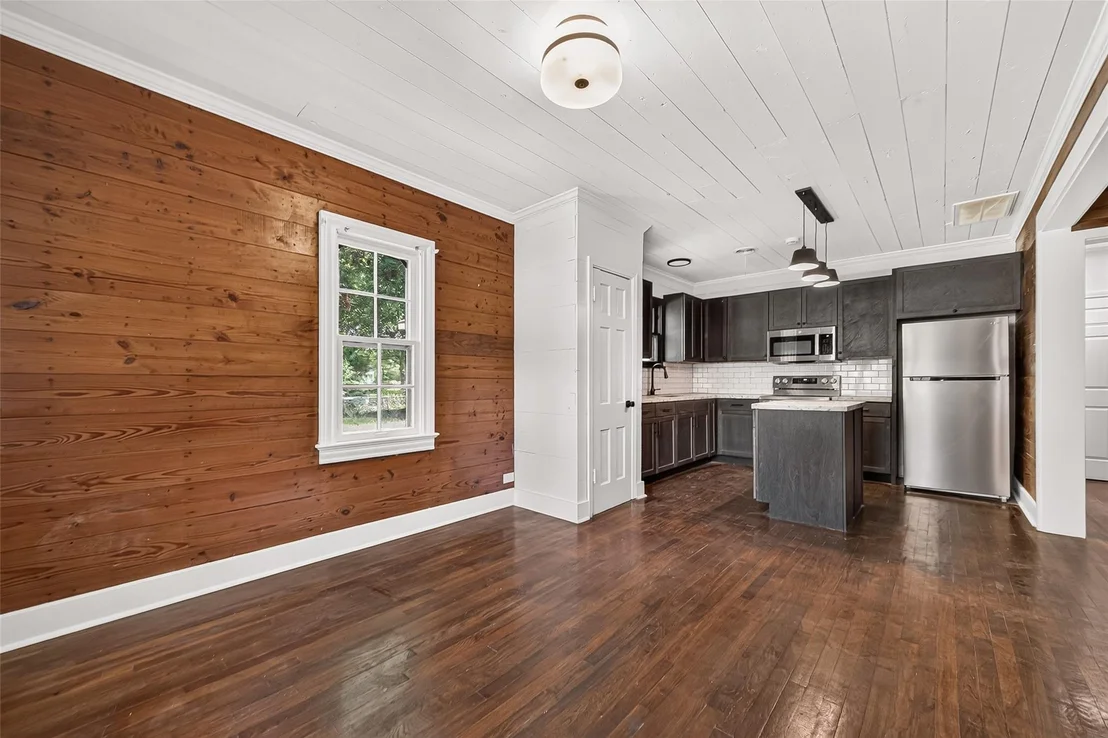 Photo of 321 S Arcola Street
