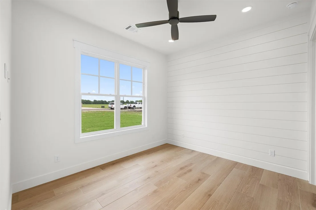 Photo of 112 Court Side Drive