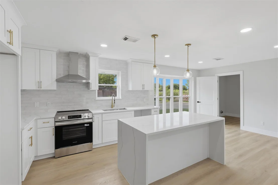 Photo of 8114 Pella Drive