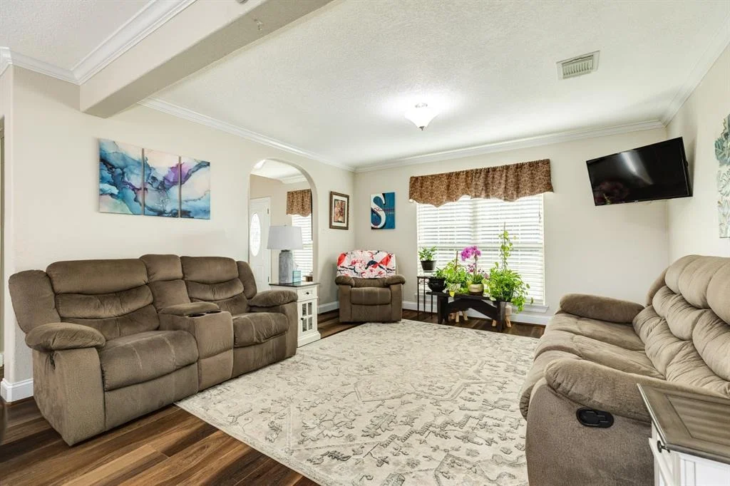 Photo of 146 Lakewood Drive