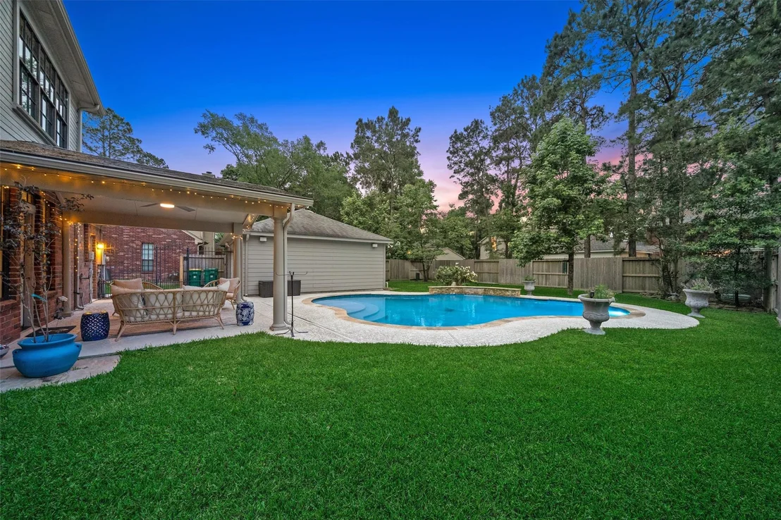 Photo of 84 E Stony End Place