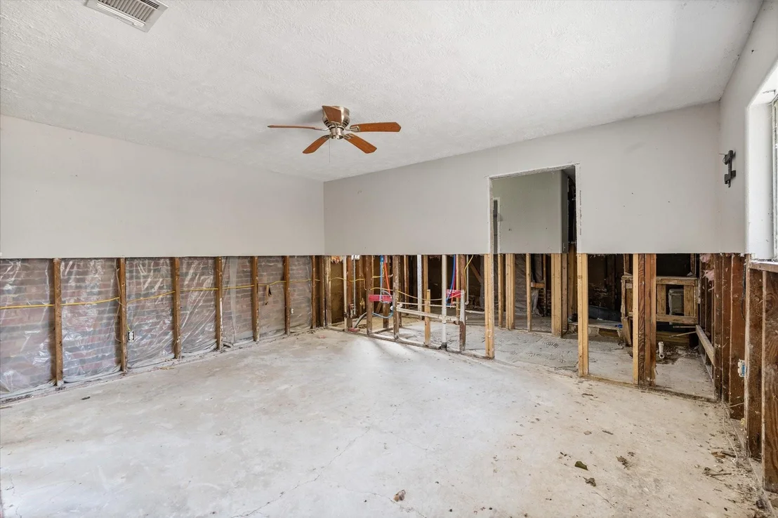 Photo of 906 Brook Forest Court