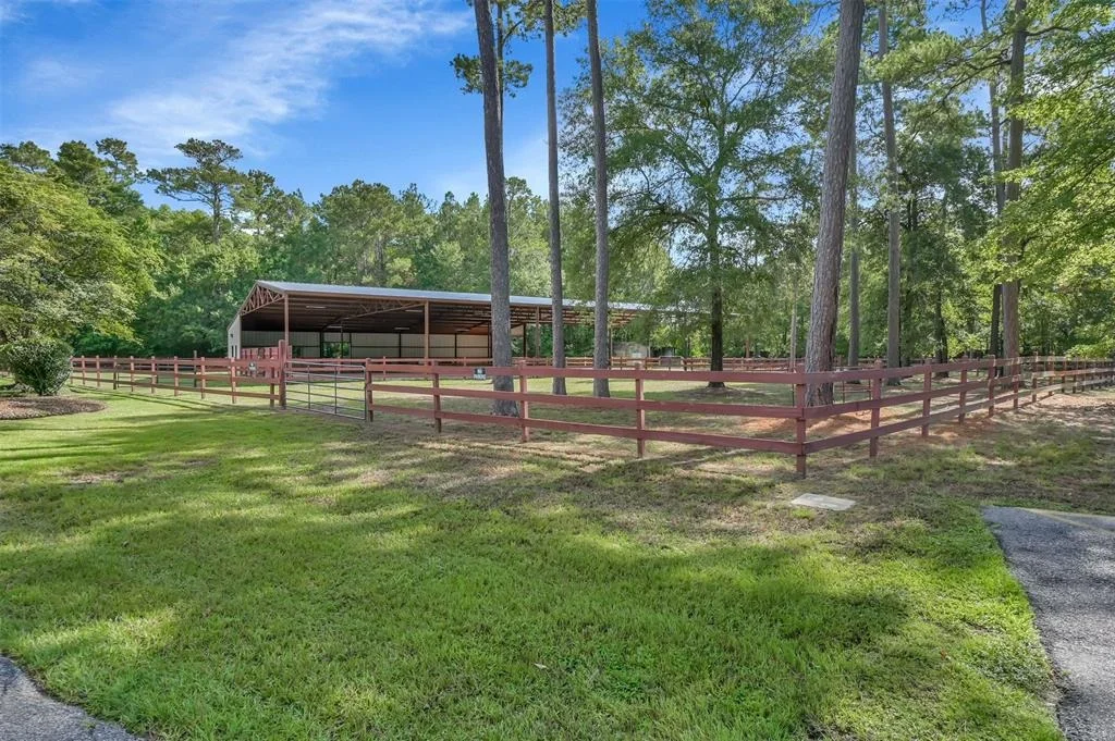Photo of 18993 Ferne Drive