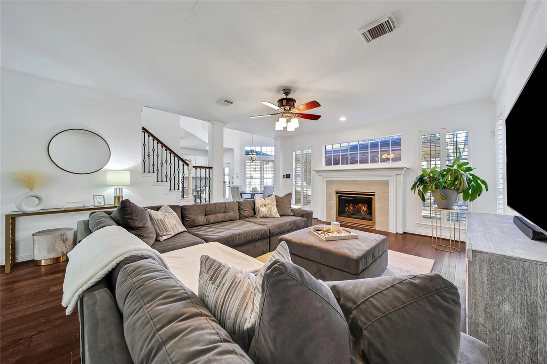 Photo of 15122 Windsdowne Lane