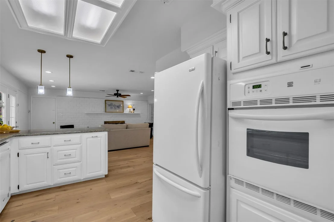 Photo of 10127 Hazelhurst Drive