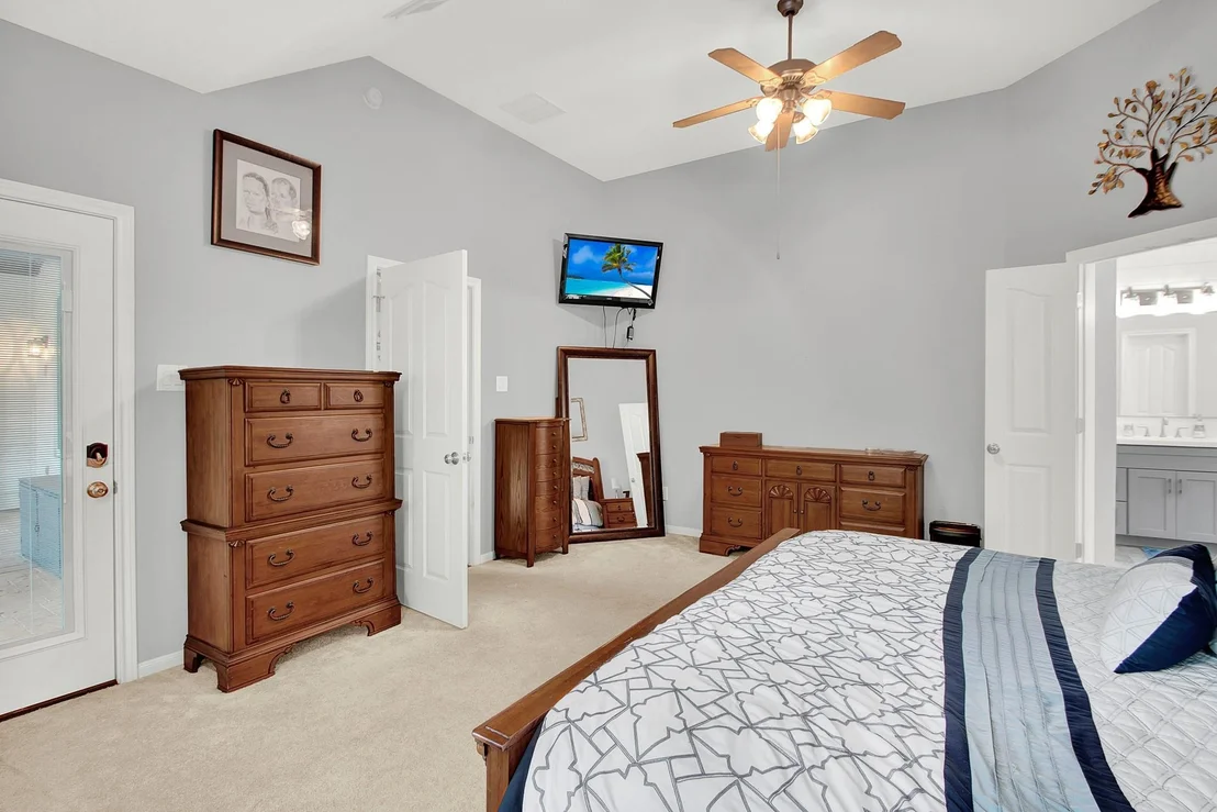 Photo of 33402 Hillside Drive