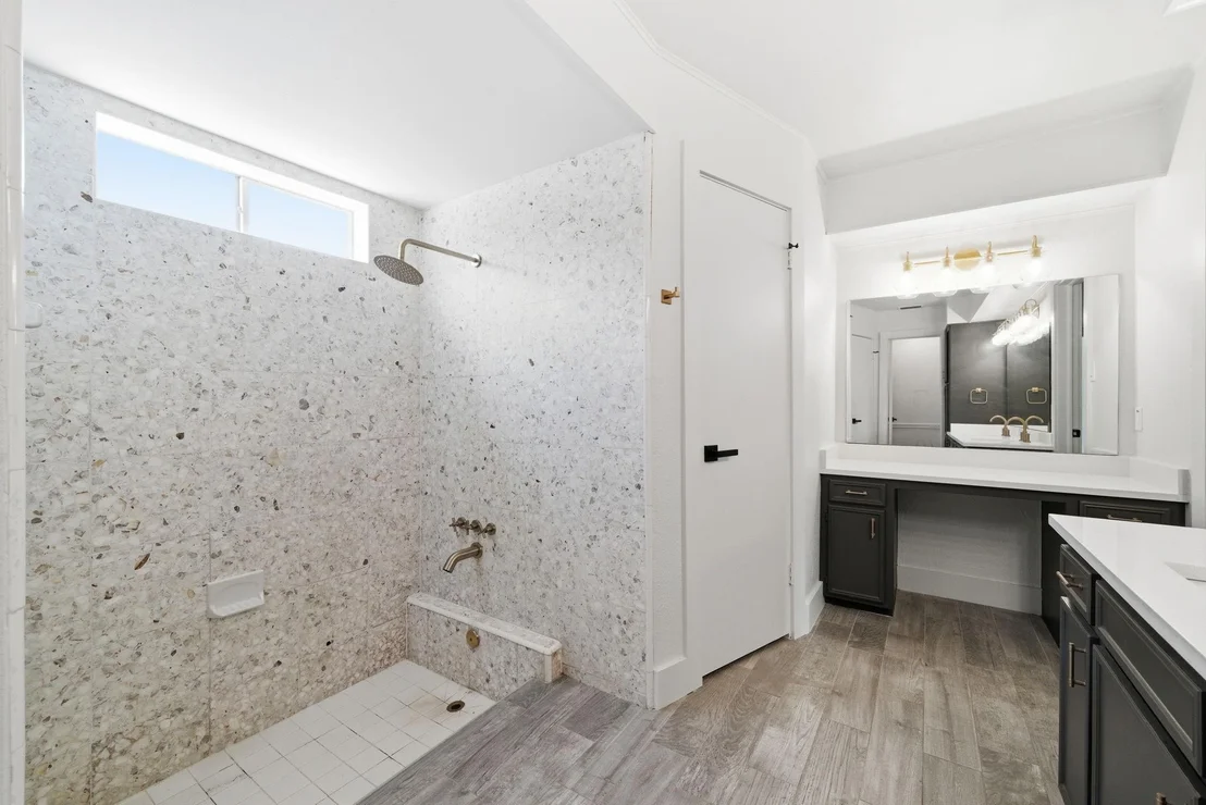 Photo of 8131 Theisswood Road