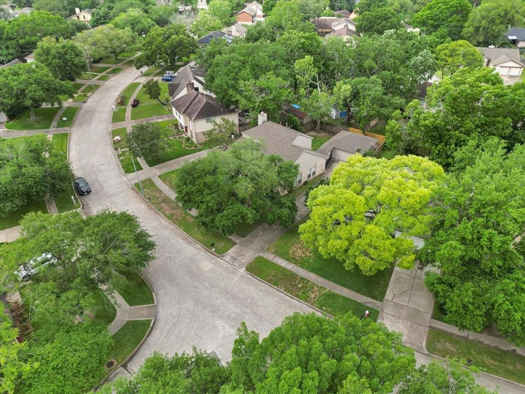Photo of 307 Woodcombe Drive