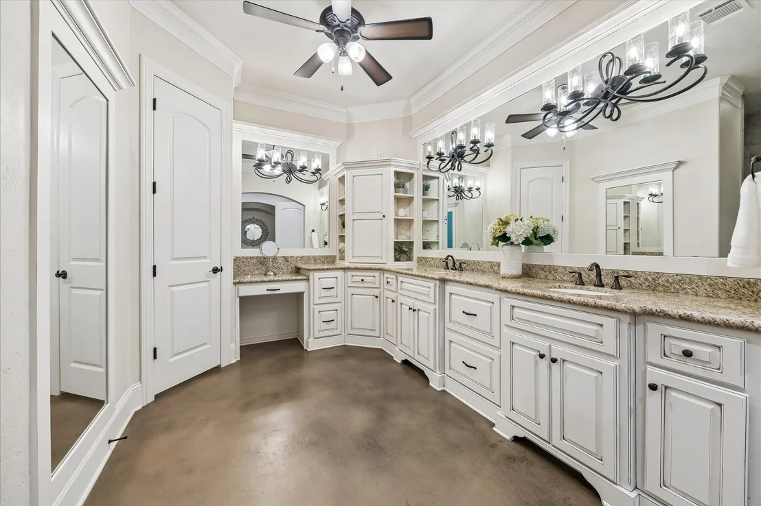 Photo of 28203 Meadow Forest
