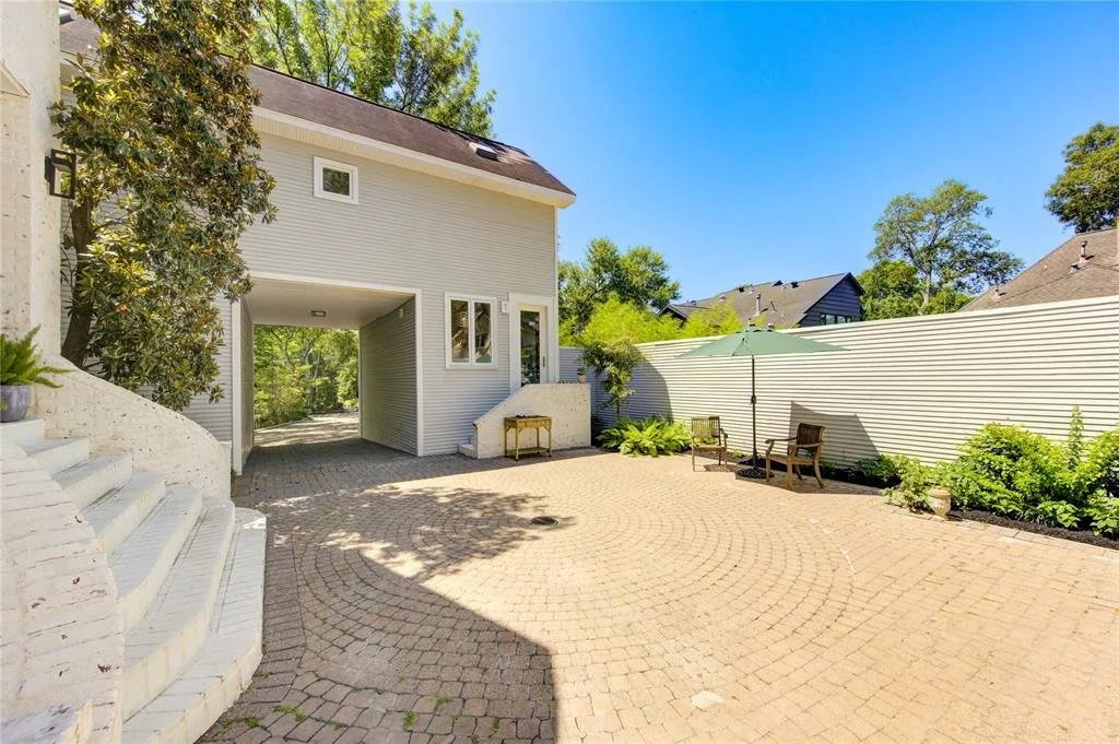 Photo of 1121 Lashbrook Drive