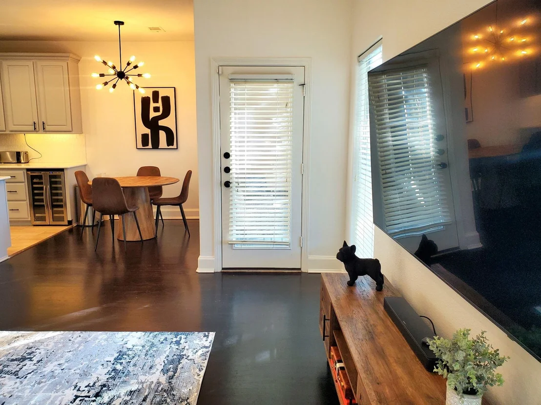 Photo of 5250 Washington Avenue