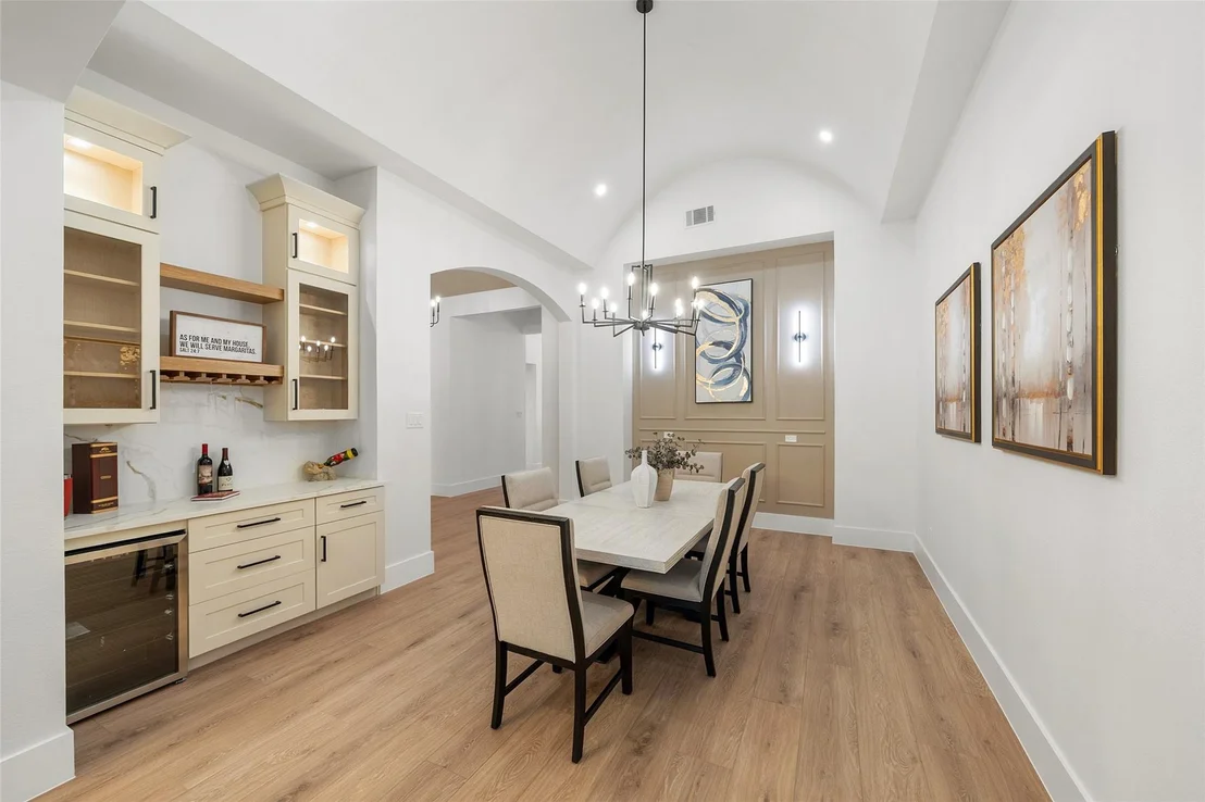 Photo of 258 Pinerock Lane