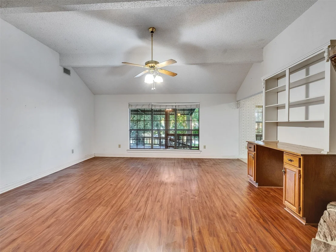Photo of 185 Lake Drive