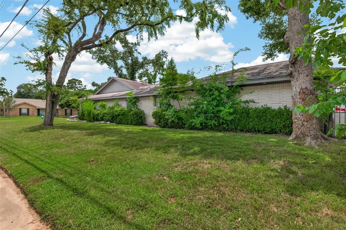 Photo of 1703 Droxford Drive