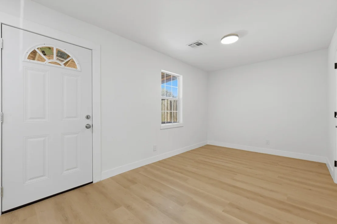 Photo of 2716 Windsor Lane
