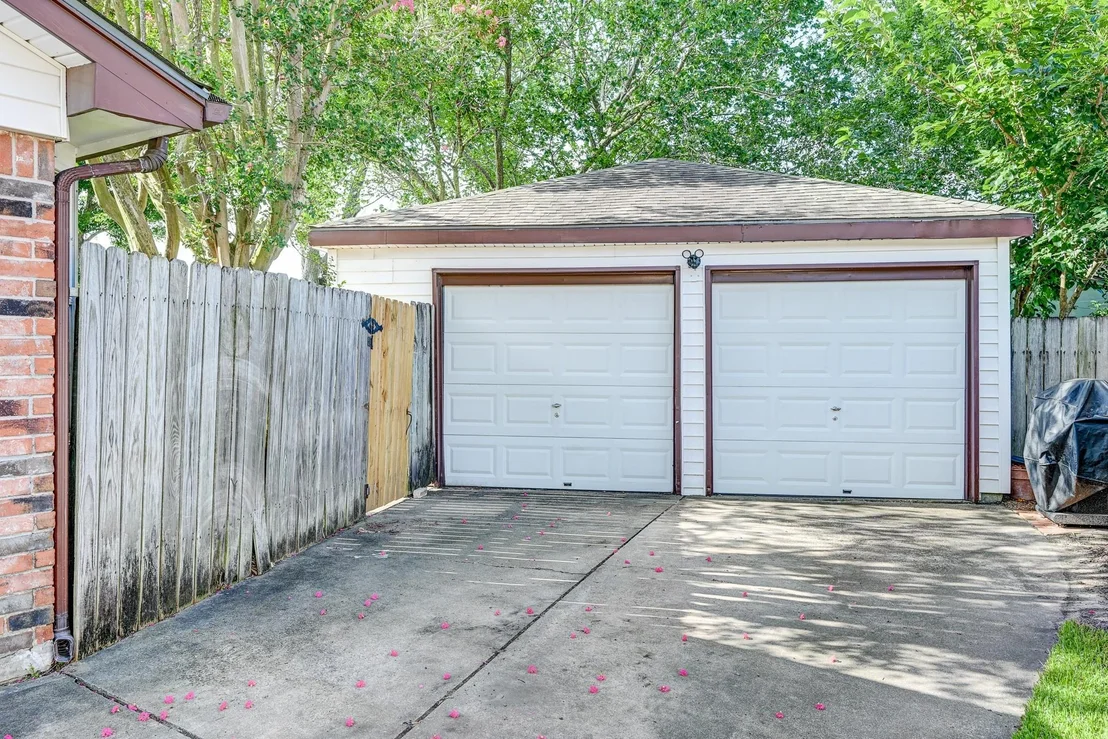 Photo of 12211 Plumpoint Drive
