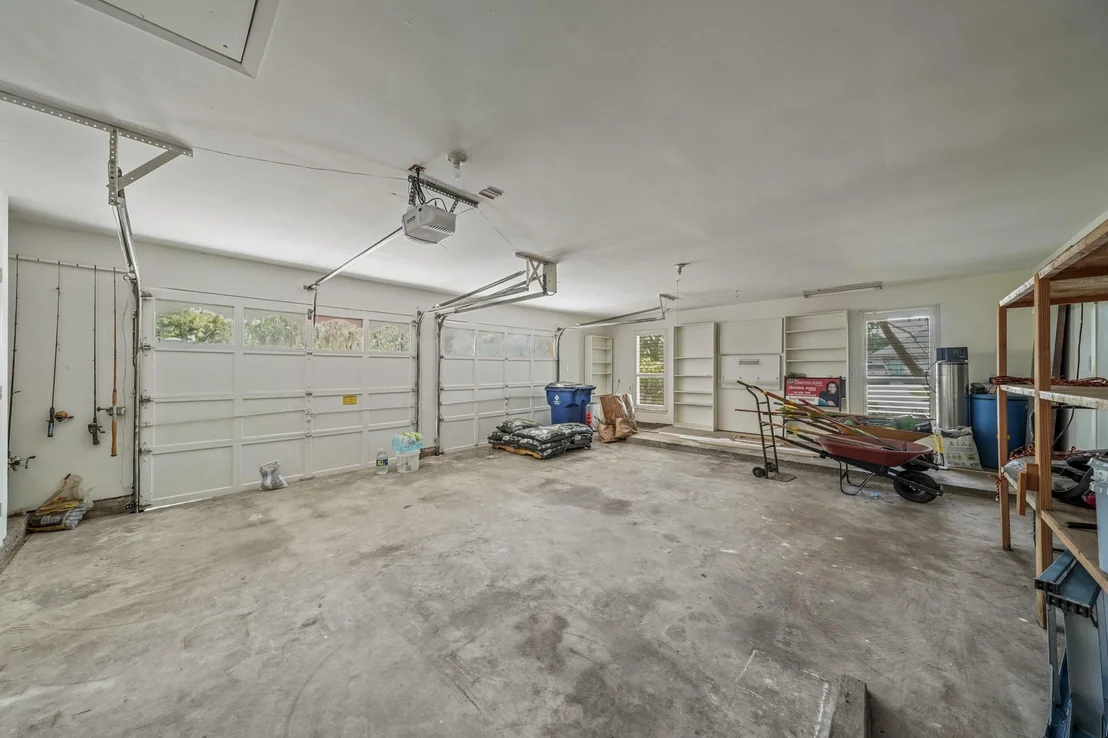 Photo of 2261 Riverside Drive