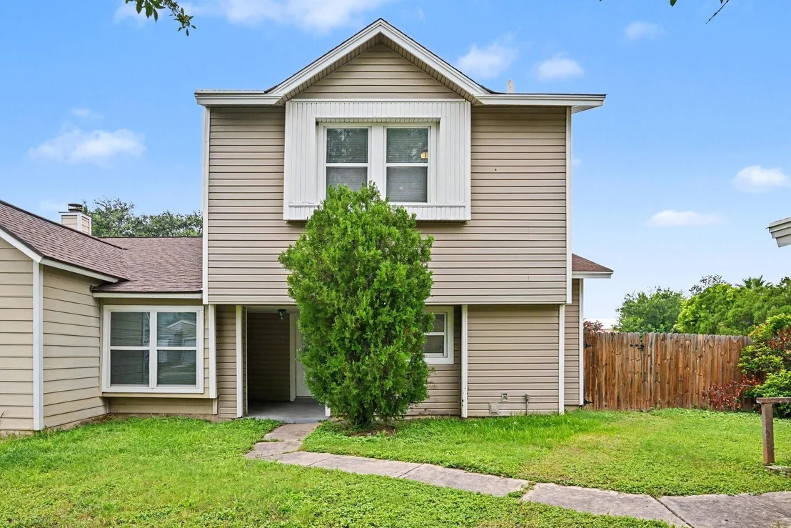 Photo of 8404 Forest Ridge Drive