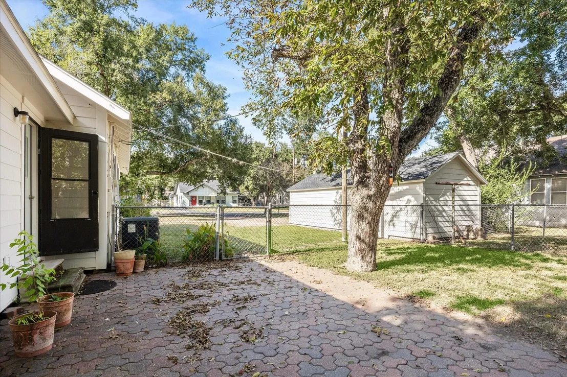 Photo of 700 4th Street