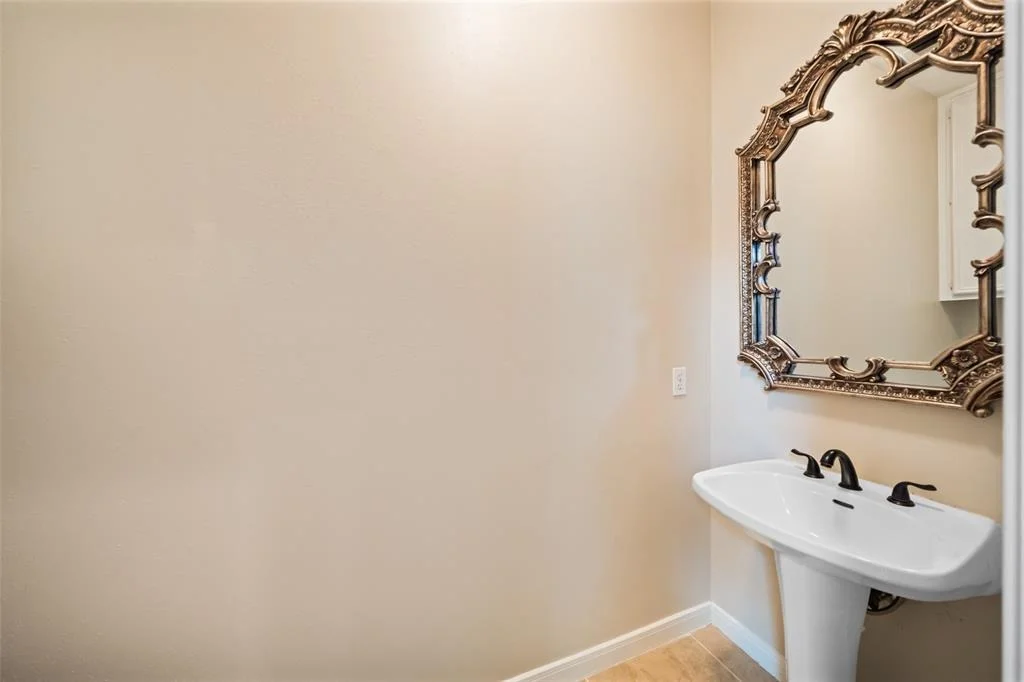 Photo of 2123 Riverside Drive