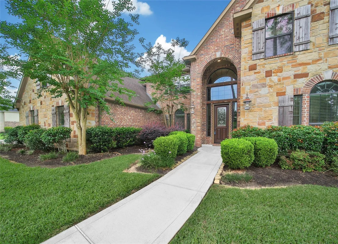 Photo of 40503 Manor Drive