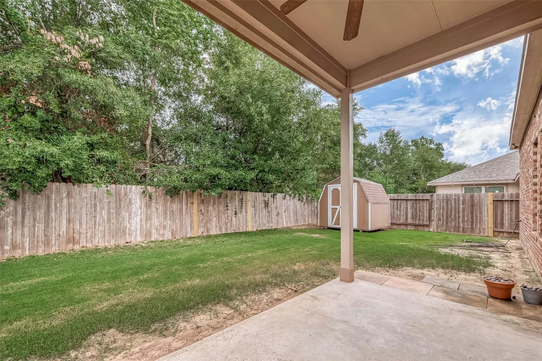Photo of 2261 Oak Circle Drive N