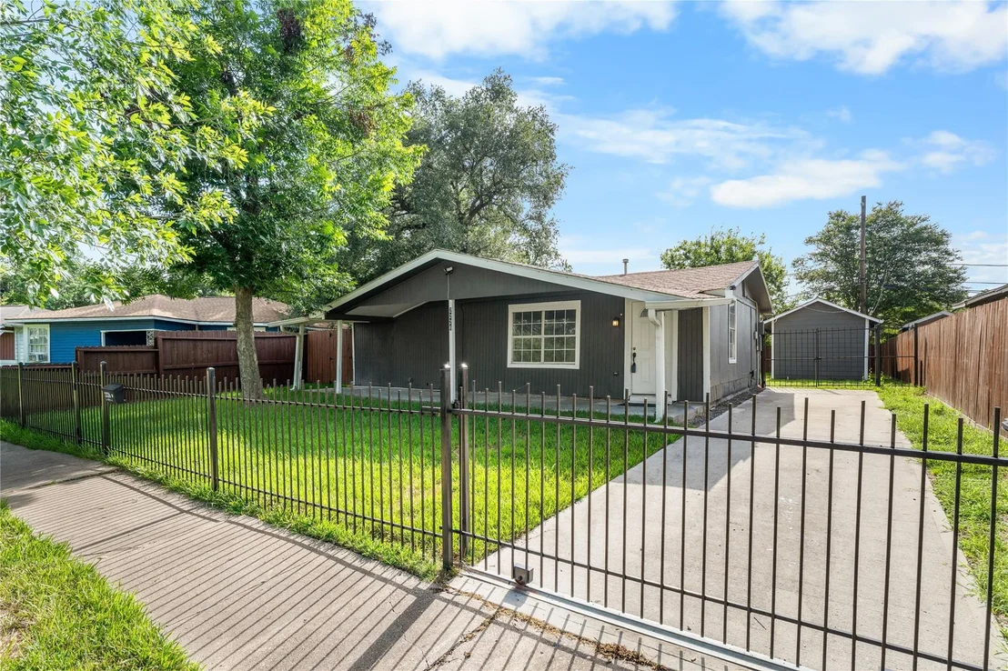 Photo of 2226 Rainbow Drive