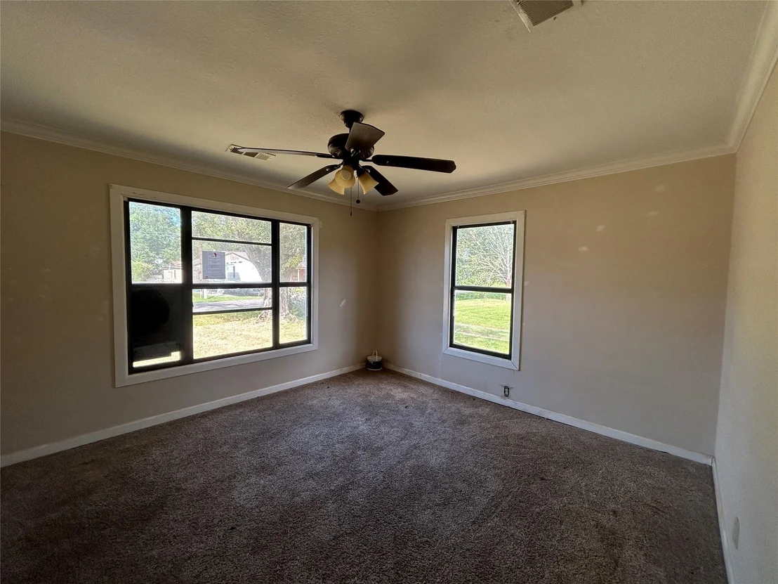 Photo of 220 Charles Avenue