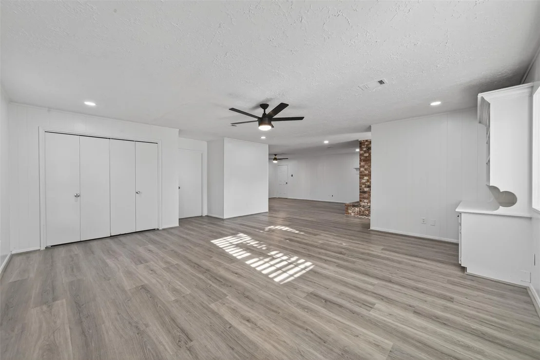 Photo of 6038 Greenmont Drive