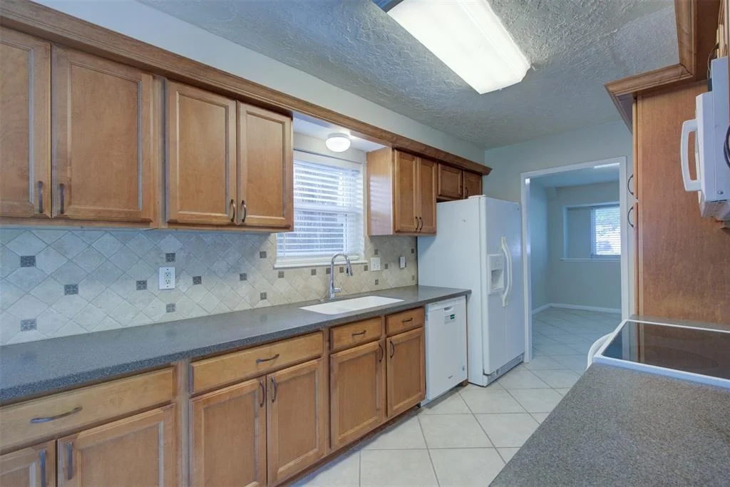 Photo of 17611 Loring Lane