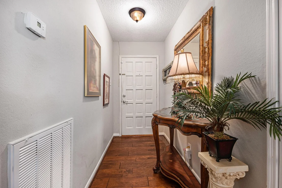 Photo of 830 Seamaster Drive