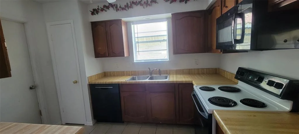 Photo of 8222 Forest Point Drive