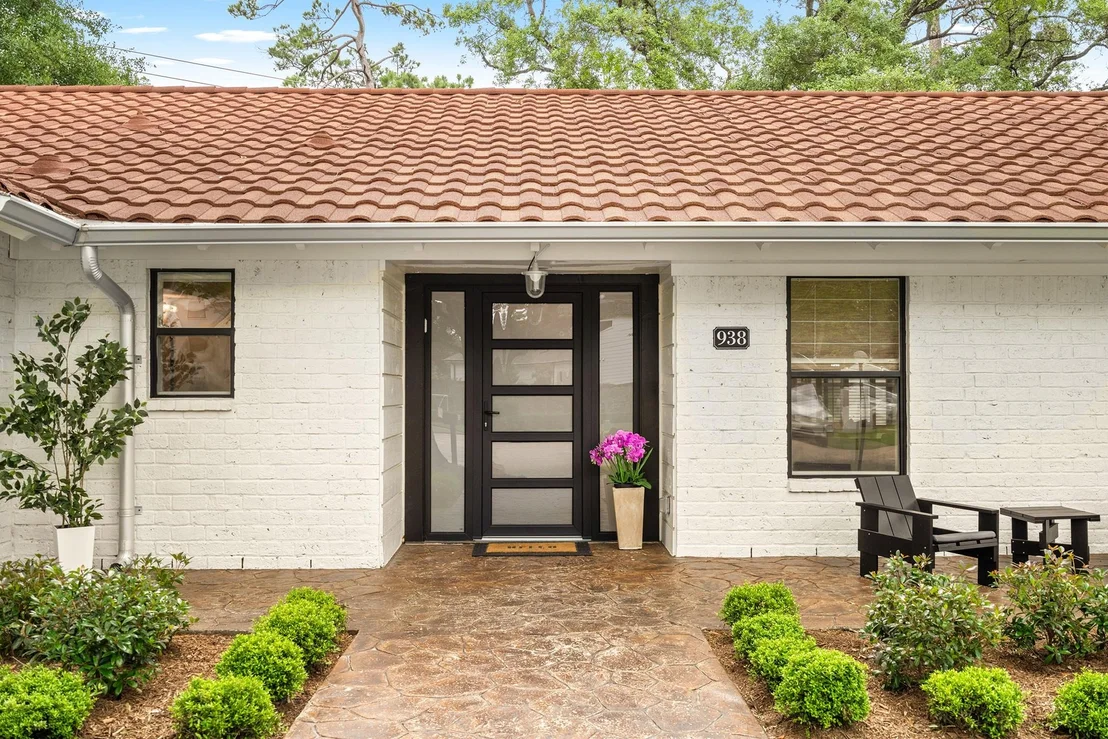 Photo of 938 Magdalene Drive