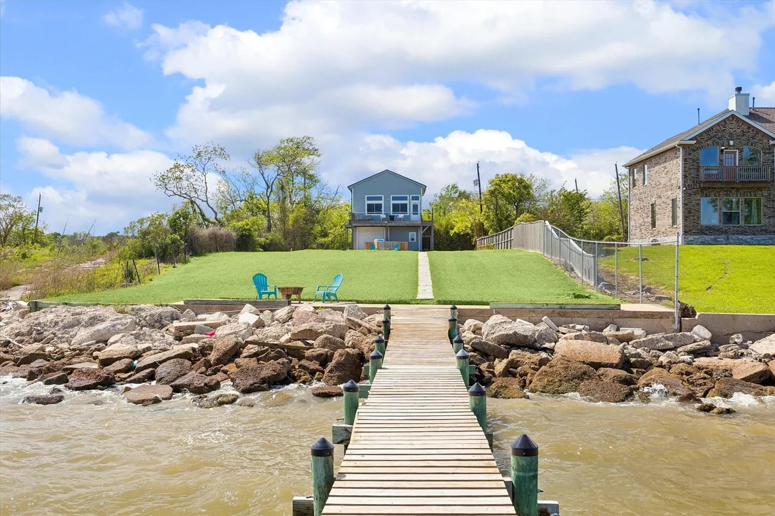 Photo of 2015 Crescent Drive