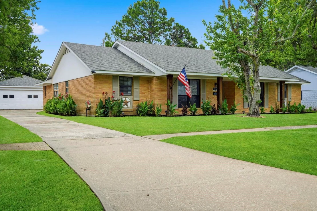 Photo of 2110 Oceanview Drive