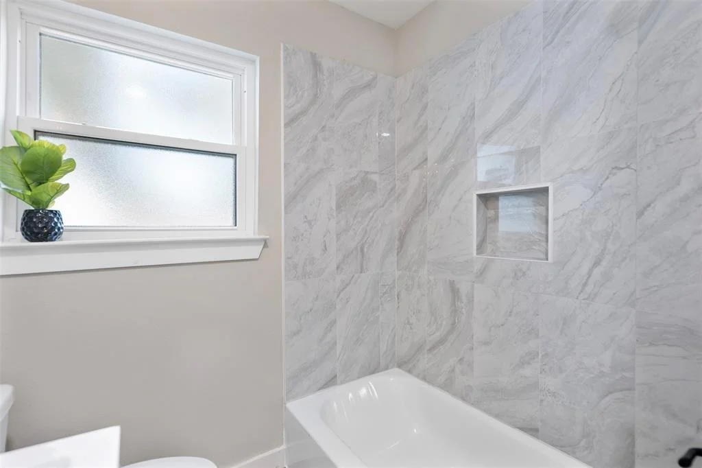 Photo of 1302 Comal Avenue
