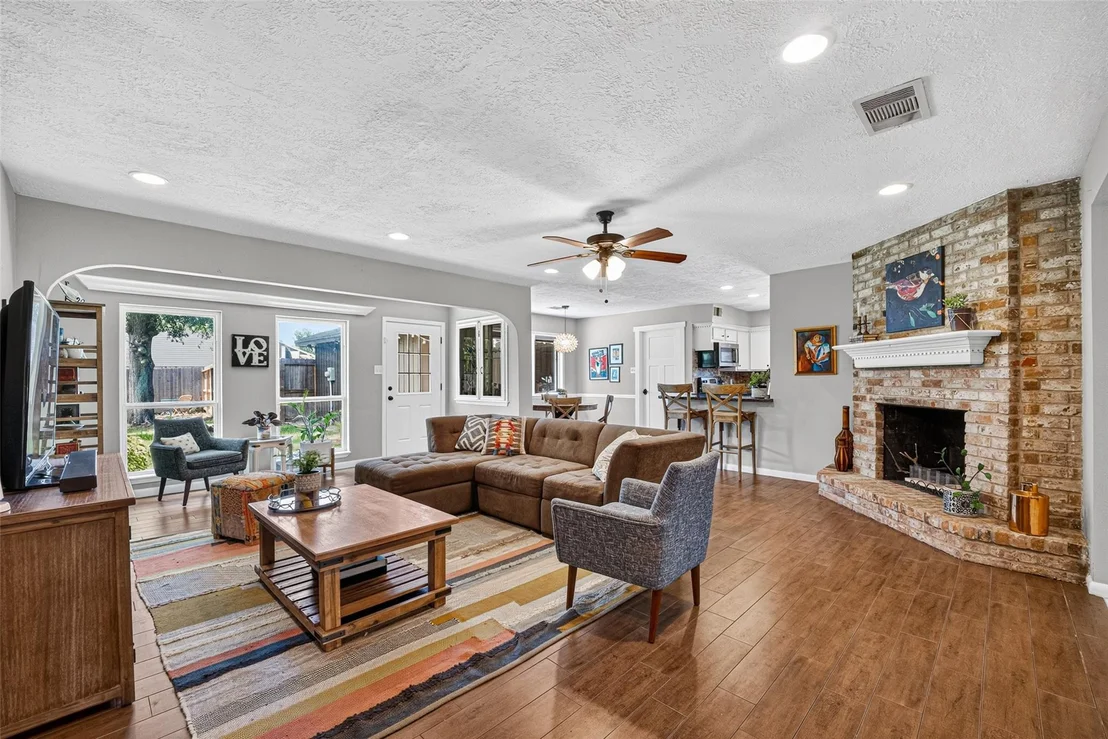 Photo of 4114 Willow Hill Drive