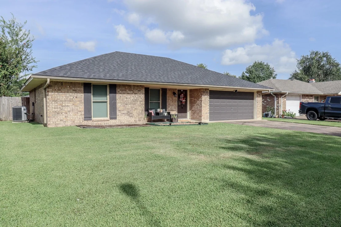 Photo of 2055 Stacy Street