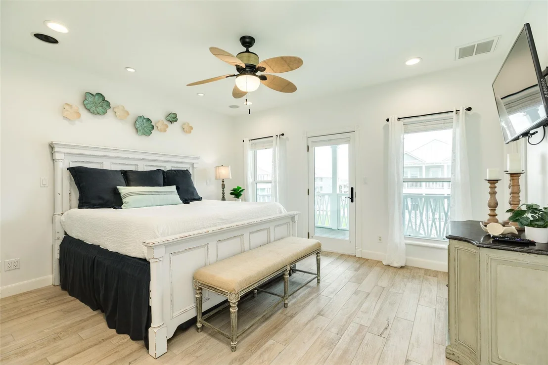 Photo of 3819 Conch