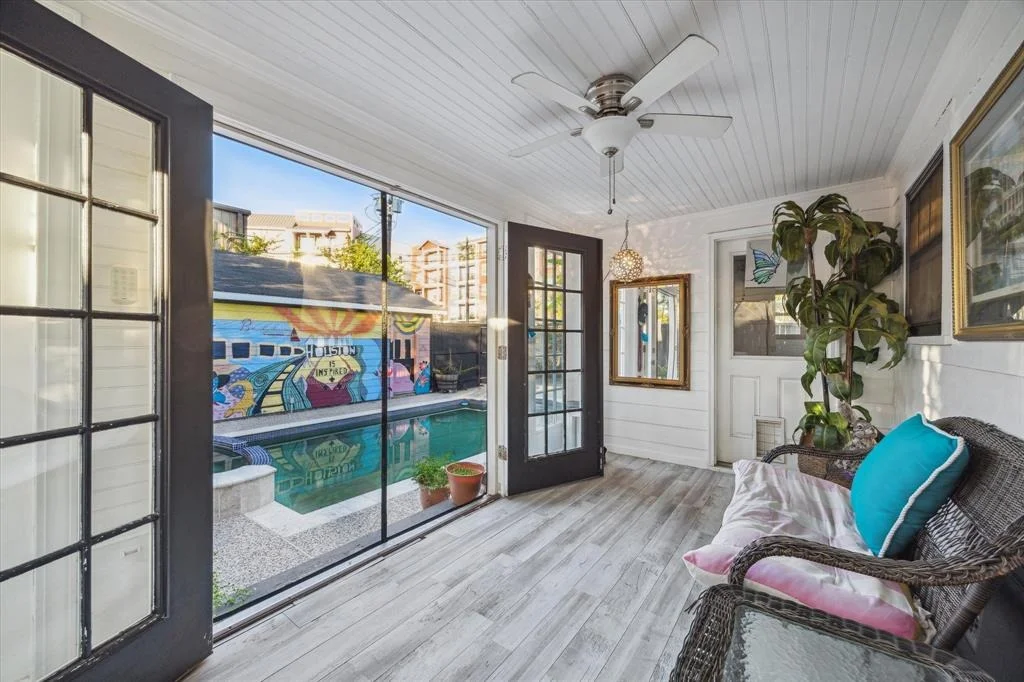 Photo of 901 Walling Street