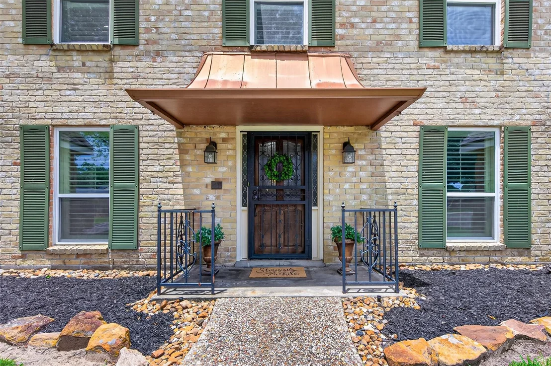 Photo of 7911 Pine Green Lane