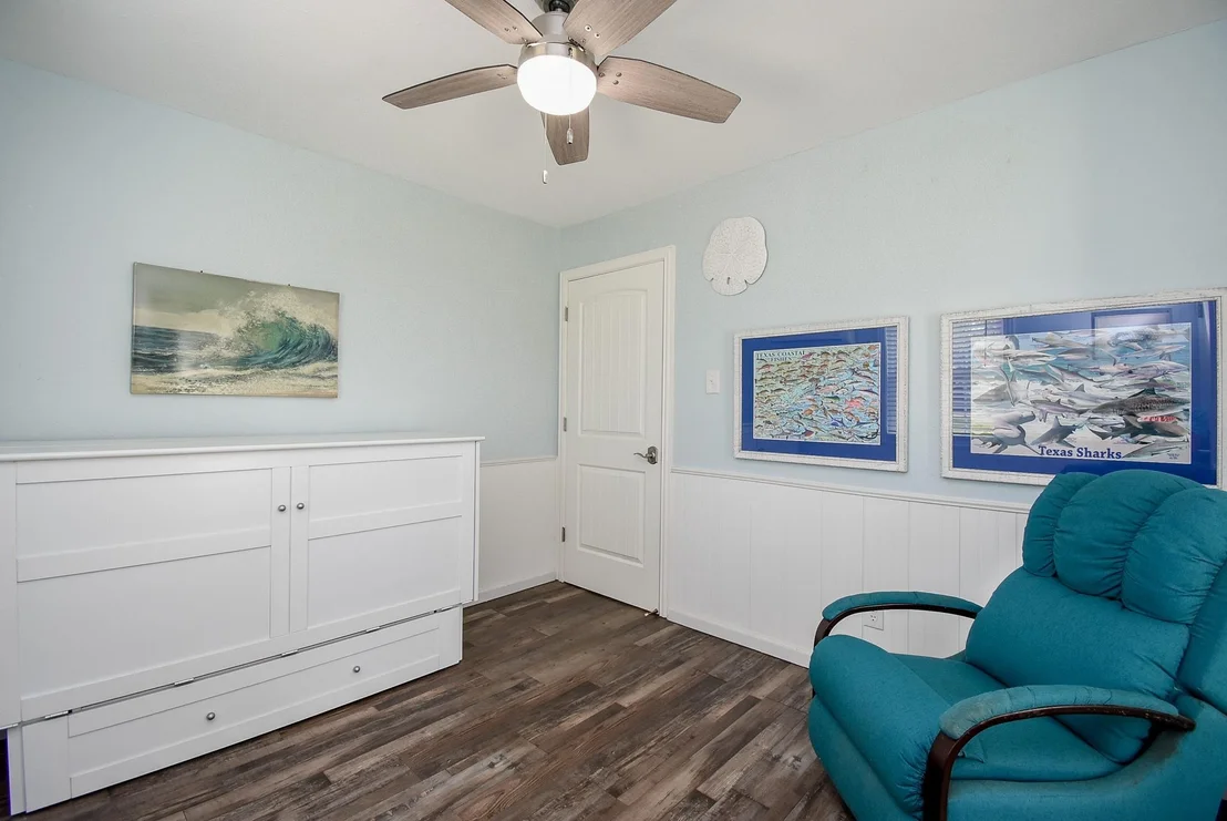 Photo of 1678 Bayview Drive