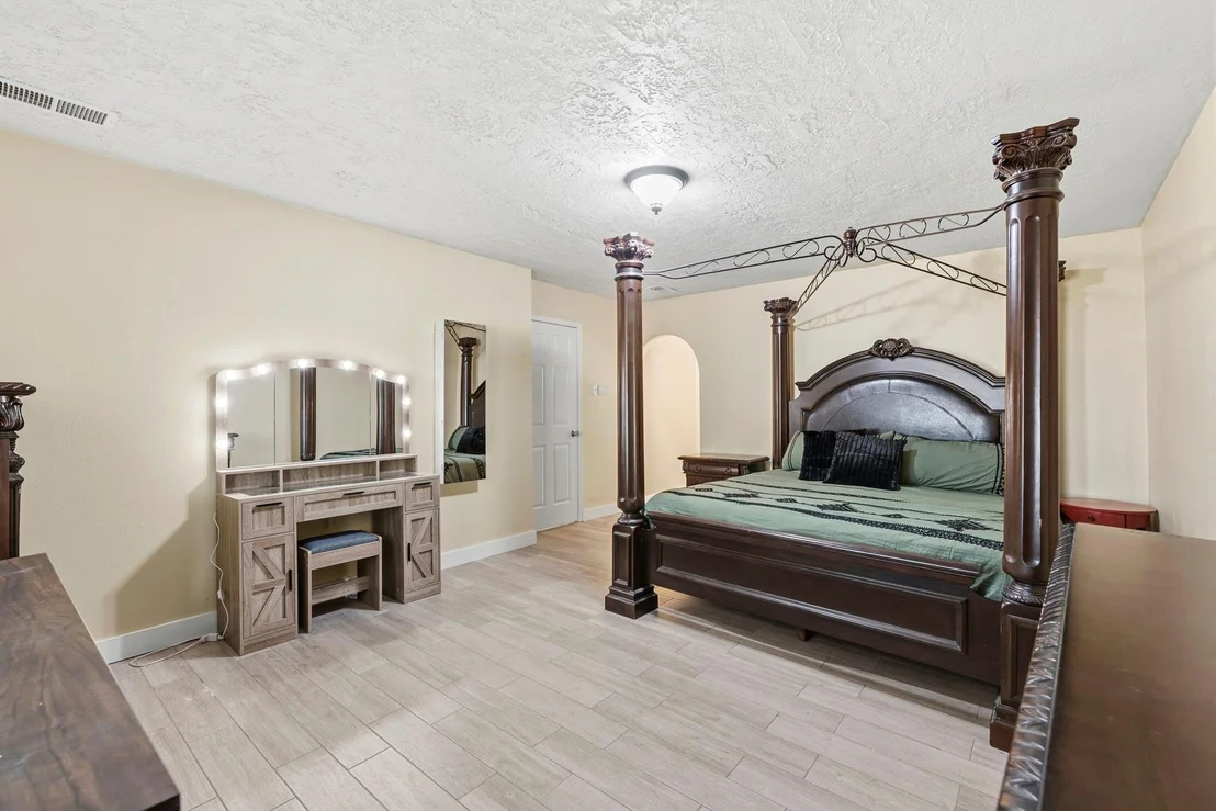 Photo of 17603 Loring Lane